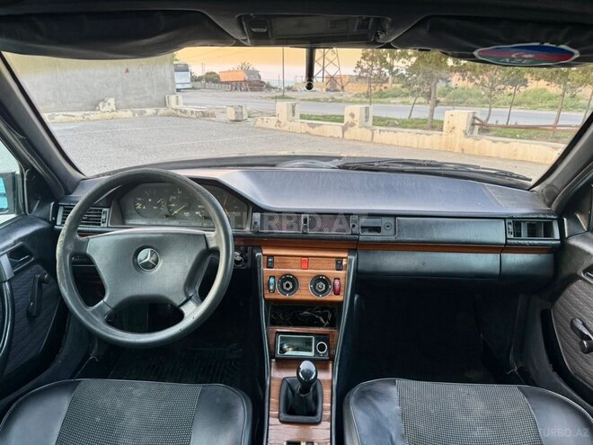 Mercedes 250 D 1992, 243,128 km - 2.5 l - Sumqayıt