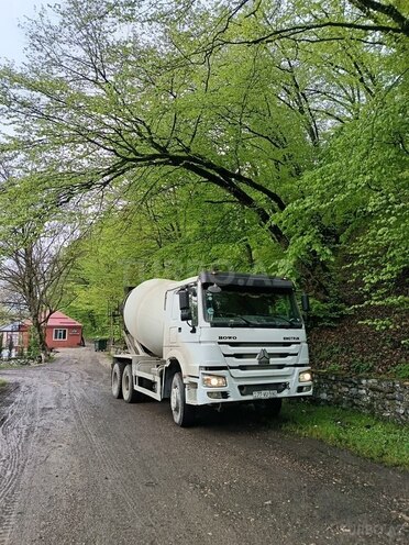 HOWO Sinotruk 2015, 895,000 km - 9.5 l - Quba