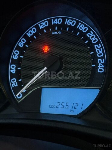 Toyota Auris 2014, 255,000 km - 1.4 l - Bakı