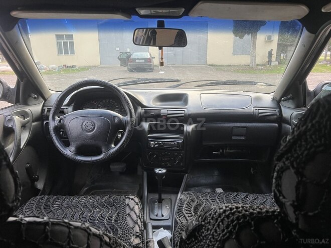Opel Astra 1997, 382,000 km - 1.6 l - Qazax