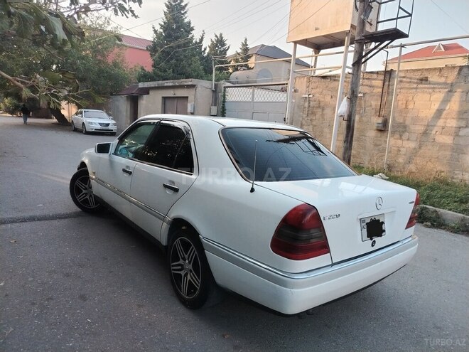 Mercedes C 220 1994, 298,000 km - 2.2 л - Bakı