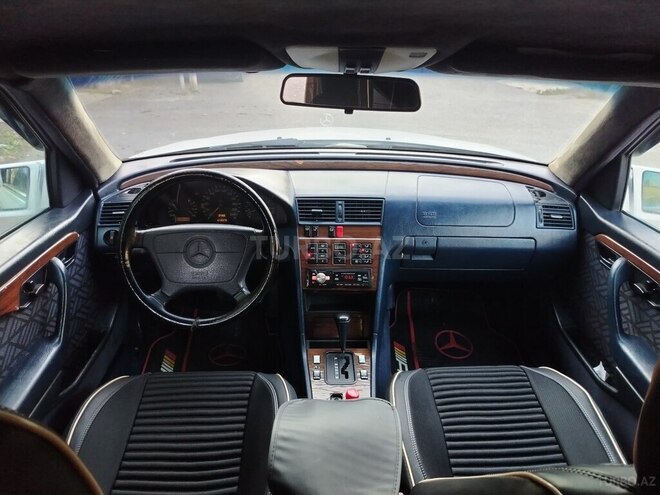 Mercedes C 220 1994, 298,000 km - 2.2 л - Bakı