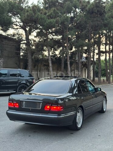 Mercedes E 220 2000, 393,000 km - 2.2 l - Bakı