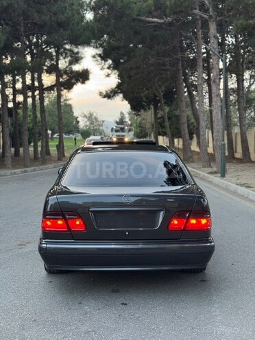 Mercedes E 220 2000, 393,000 km - 2.2 l - Bakı