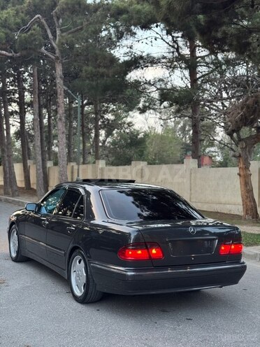 Mercedes E 220 2000, 393,000 km - 2.2 l - Bakı