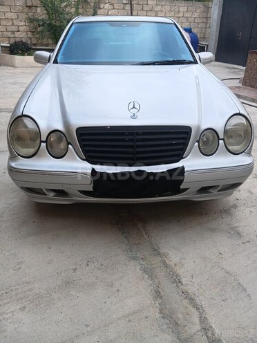 Mercedes E 220 1999, 618,800 km - 2.2 л - Yevlax