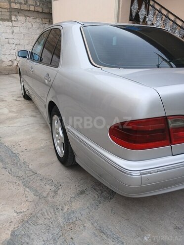 Mercedes E 220 1999, 618,800 km - 2.2 л - Yevlax