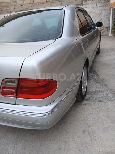 Mercedes E 220 1999, 618,800 km - 2.2 л - Yevlax