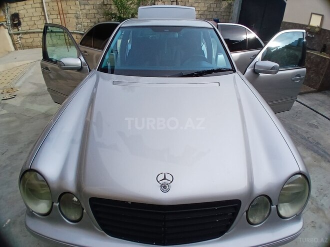 Mercedes E 220 1999, 618,800 km - 2.2 л - Yevlax
