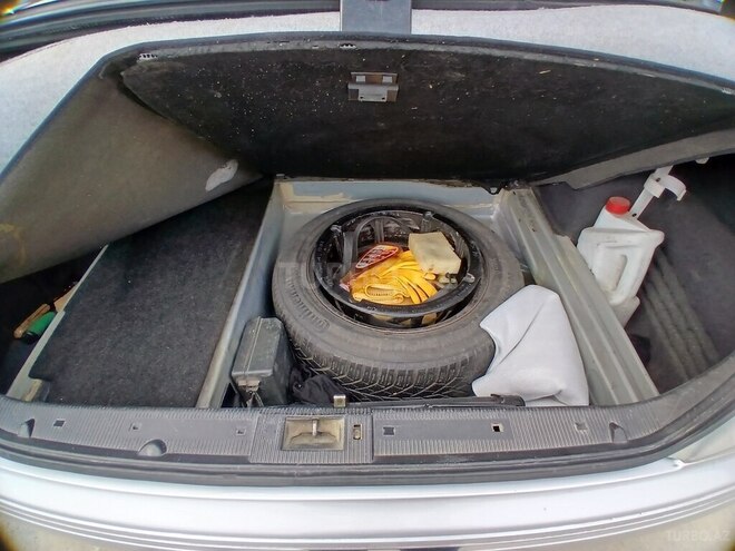 Mercedes E 220 1999, 618,800 km - 2.2 л - Yevlax