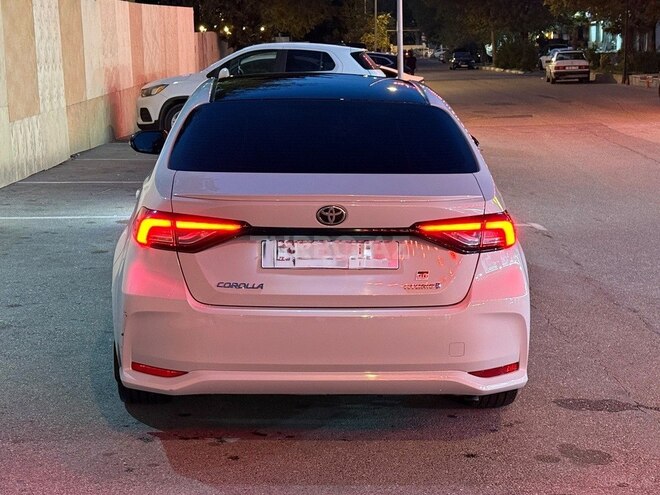 Toyota Corolla 2022, 100,010 km - 1.8 l - Bakı