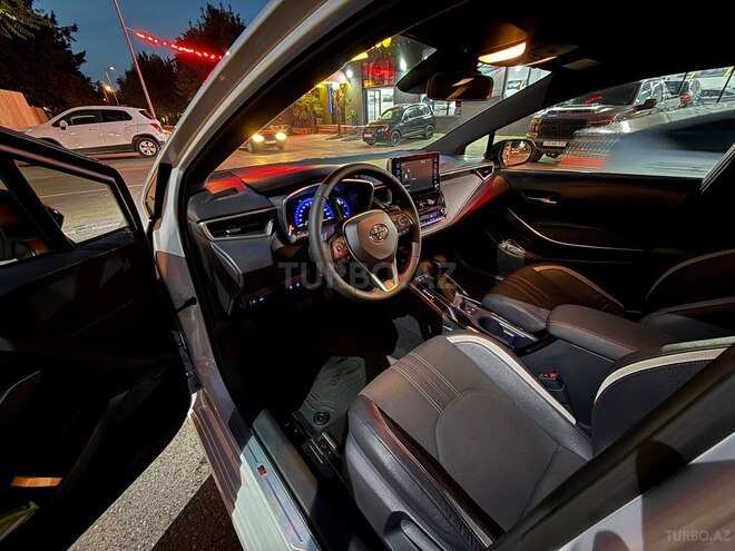 Toyota Corolla 2022, 100,010 km - 1.8 l - Bakı