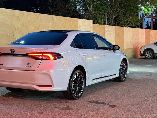 Toyota Corolla 2022, 100,010 km - 1.8 l - Bakı