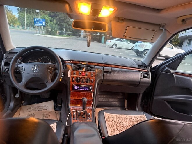 Mercedes E 280 1998, 382,664 km - 2.8 l - Qazax