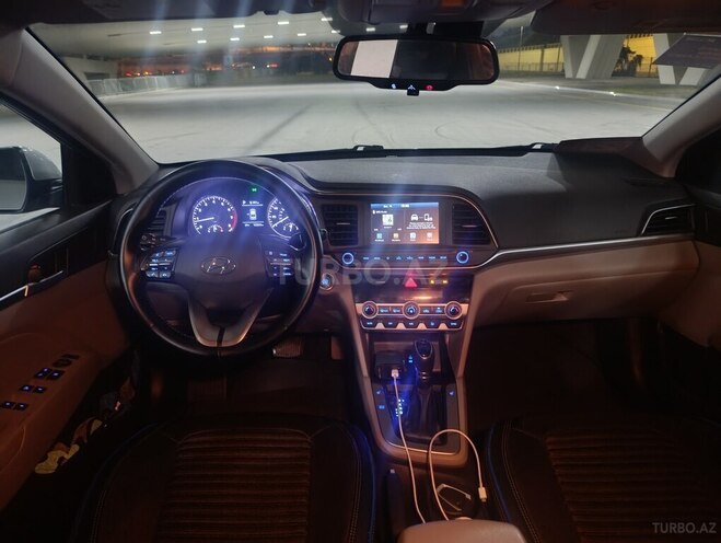 Hyundai Elantra 2018, 165,069 km - 2.0 l - Bakı