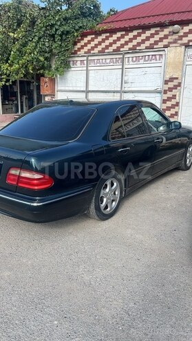 Mercedes E 240 2001, 393,845 km - 2.6 l - Bakı