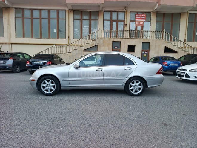 Mercedes C 240 2003, 256,865 km - 2.6 l - Bakı