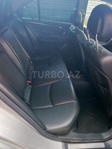 Mercedes C 240 2003, 256,865 km - 2.6 l - Bakı