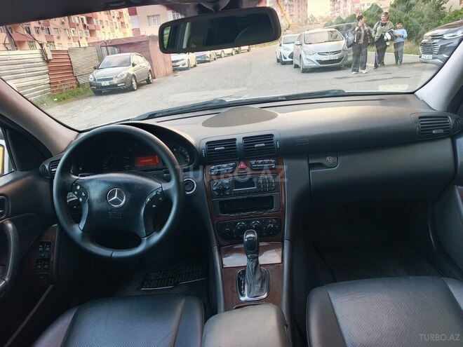 Mercedes C 240 2003, 256,865 km - 2.6 l - Bakı