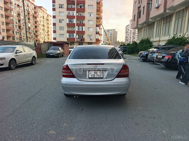 Mercedes C 240 2003, 256,865 km - 2.6 l - Bakı