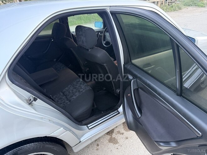 Mercedes C 220 1997, 298,000 km - 2.2 л - Bakı
