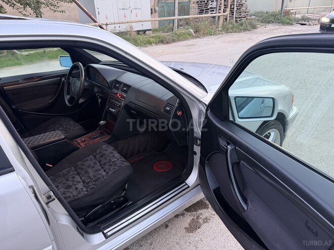 Mercedes C 220 1997, 298,000 km - 2.2 л - Bakı