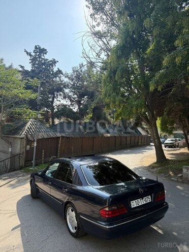 Mercedes E 240 2000, 250,000 km - 2.4 л - Bakı