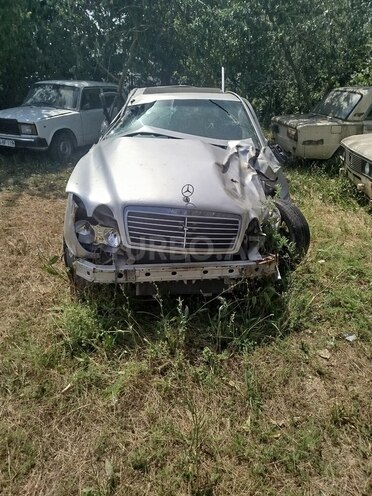 Mercedes E 200 1997, 450,000 km - 2.0 l - Biləsuvar