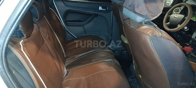 Ford Focus 2006, 274,000 km - 1.6 l - Qazax