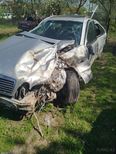 Mercedes E 200 1997, 450,000 km - 2.0 l - Biləsuvar
