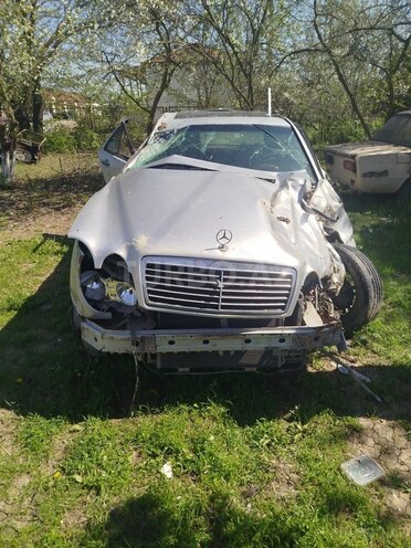 Mercedes E 200 1997, 450,000 km - 2.0 l - Biləsuvar