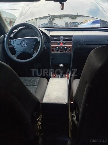 Mercedes C 220 1995, 437,000 km - 2.2 л - Quba