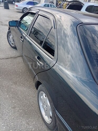 Mercedes C 220 1995, 437,000 km - 2.2 л - Quba