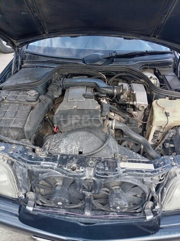 Mercedes C 220 1995, 437,000 km - 2.2 л - Quba