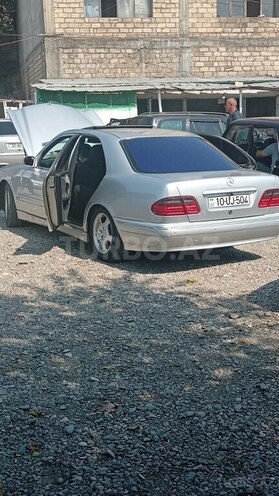 Mercedes E 280 1999, 445,072 km - 2.8 l - Beyləqan