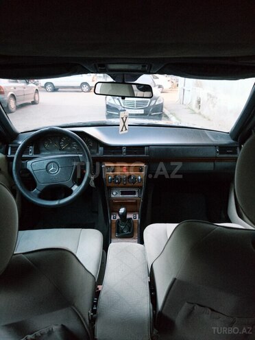 Mercedes E 200 1995, 276,000 km - 2.0 л - Bakı