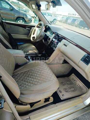 Mercedes E 200 1997, 573,000 km - 2.0 л - Bakı