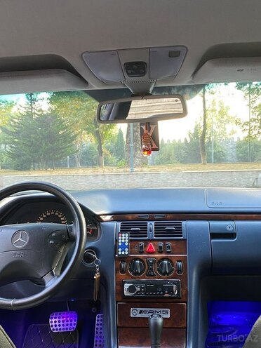 Mercedes E 220 1999, 390,000 km - 2.2 l - Ağcabədi