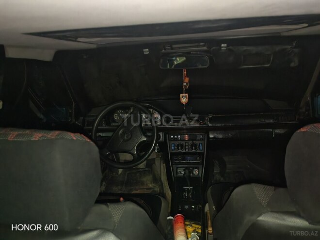 Mercedes E 220 1995, 657,350 km - 2.2 л - Sumqayıt