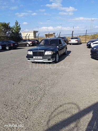 Mercedes E 220 1995, 657,350 km - 2.2 л - Sumqayıt