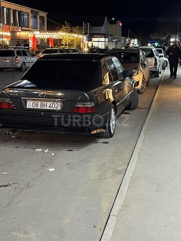 Mercedes E 220 1995, 657,350 km - 2.2 л - Sumqayıt
