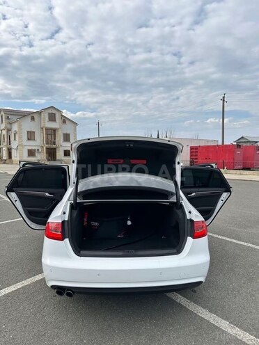 Audi A4 2015, 273,000 km - 1.8 л - Bakı