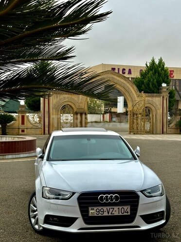 Audi A4 2015, 273,000 km - 1.8 л - Bakı