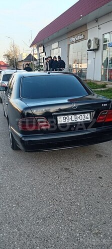 Mercedes E 220 1999, 555,500 km - 2.2 l - Qusar