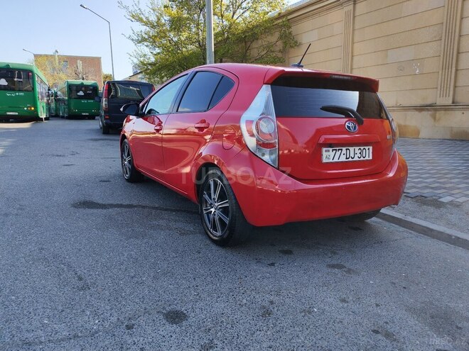 Toyota Prius C 2012, 285,000 km - 1.5 l - Bakı