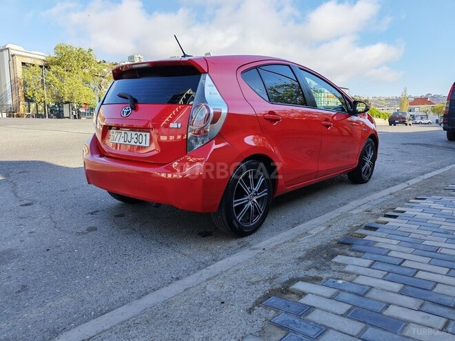 Toyota Prius C 2012, 285,000 km - 1.5 l - Bakı