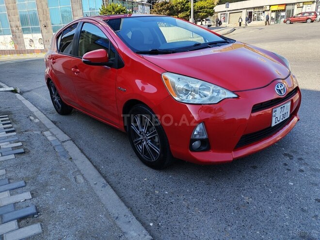 Toyota Prius C 2012, 285,000 km - 1.5 l - Bakı