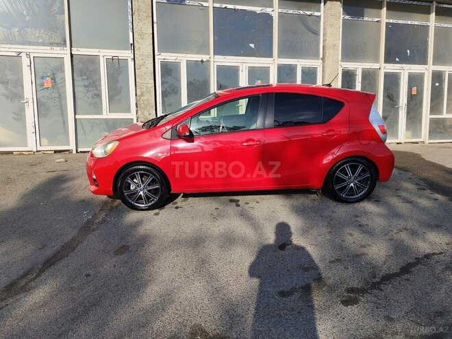 Toyota Prius C 2012, 285,000 km - 1.5 l - Bakı