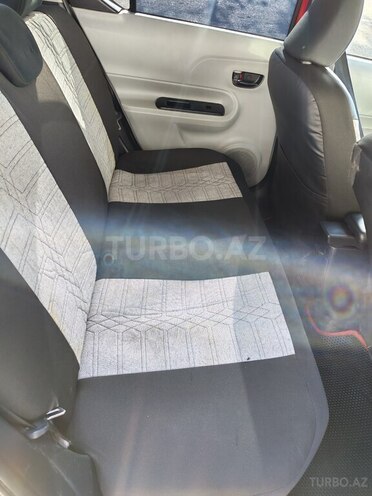 Toyota Prius C 2012, 285,000 km - 1.5 l - Bakı