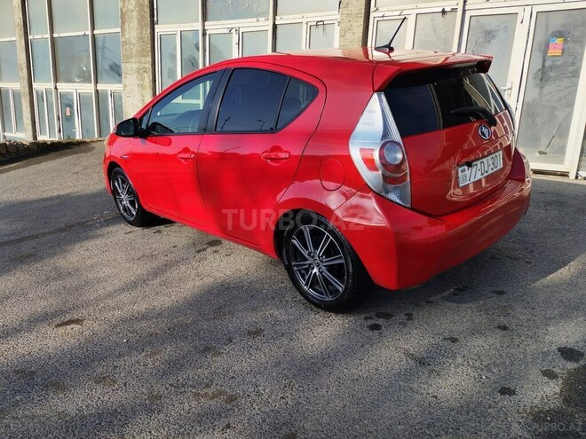 Toyota Prius C 2012, 285,000 km - 1.5 l - Bakı